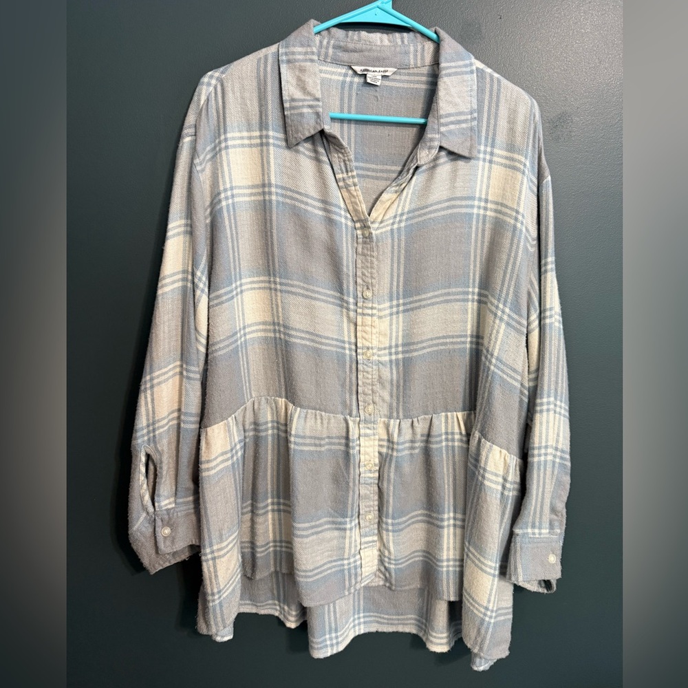 American Eagle Outfitters Gray Plaid Button Down Shirt